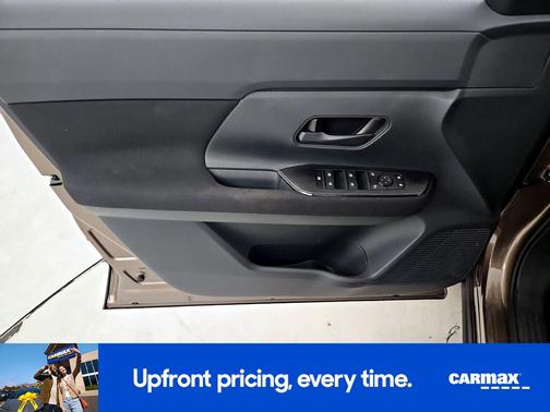 Brown 2025 Nissan Kicks S