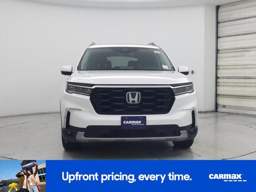 White 2023 Honda Pilot Elite