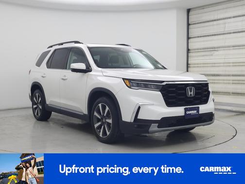 White 2023 Honda Pilot Elite