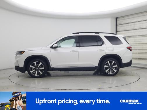 White 2023 Honda Pilot Elite