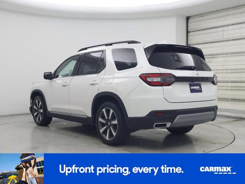 White 2023 Honda Pilot Elite