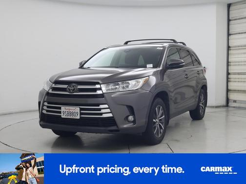 Gray 2019 Toyota Highlander XLE