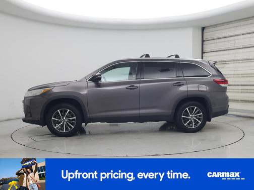 Gray 2019 Toyota Highlander XLE