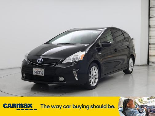 2014 Toyota Prius v Five