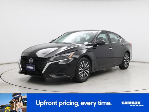 Black 2025 Nissan Altima SV