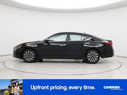 Black 2025 Nissan Altima SV