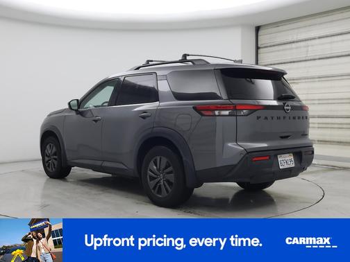 2022 Nissan Pathfinder SV