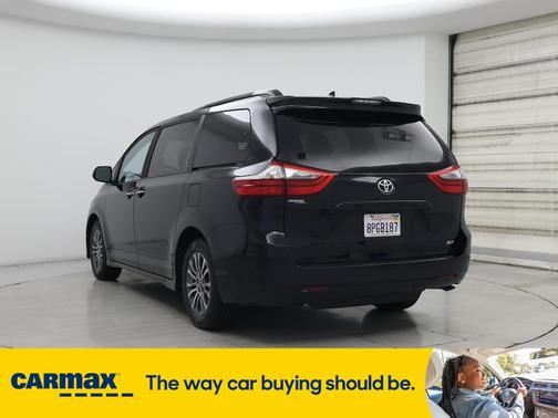 2020 Toyota Sienna XLE