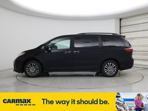 2020 Toyota Sienna XLE