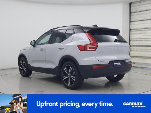 White 2021 Volvo XC40 T5 R-Design