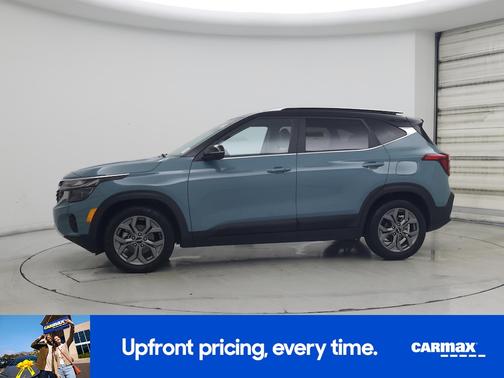 Blue 2024 Kia Seltos S