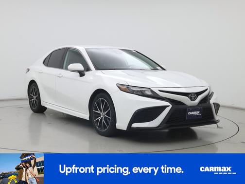 White 2023 Toyota Camry SE