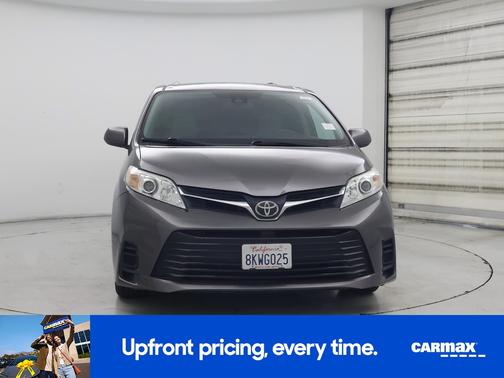 2018 Toyota Sienna LE