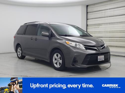 2018 Toyota Sienna LE