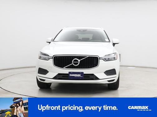White 2019 Volvo XC60 T5 Momentum