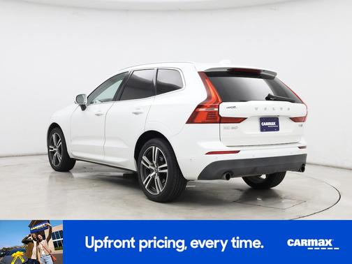 White 2019 Volvo XC60 T5 Momentum