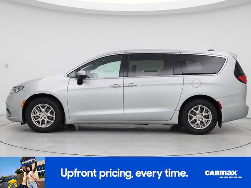 2023 Chrysler Pacifica Touring