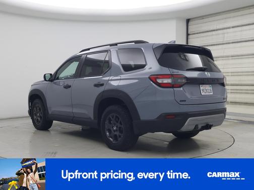 Gray 2025 Honda Pilot Trailsport