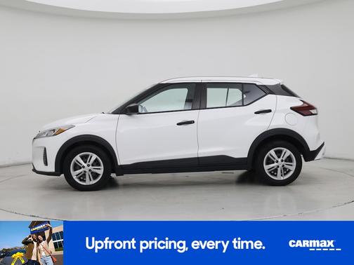 White 2021 Nissan Kicks S