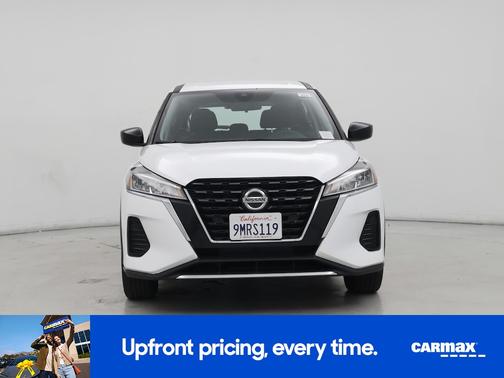 White 2021 Nissan Kicks S