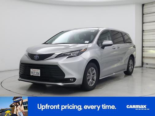 2025 Toyota Sienna XLE