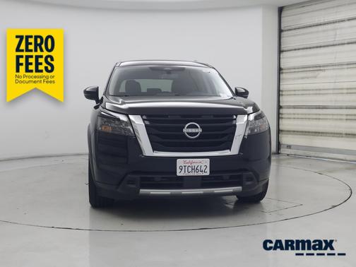 Black 2025 Nissan Pathfinder SL