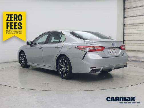 Silver 2018 Toyota Camry Hybrid SE