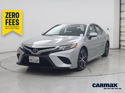 Silver 2018 Toyota Camry Hybrid SE