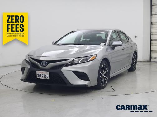 Silver 2018 Toyota Camry Hybrid SE