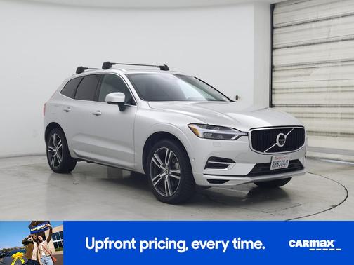 2019 Volvo XC60 Recharge Plug-In Hybrid T8 Momentum