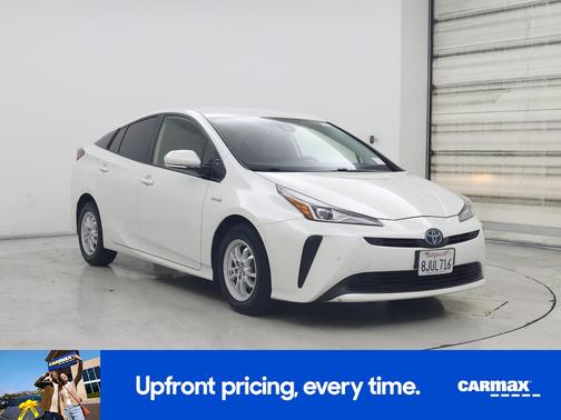 White 2019 Toyota Prius LE