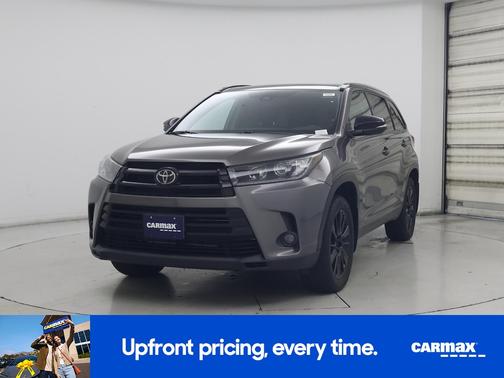Gray 2019 Toyota Highlander SE