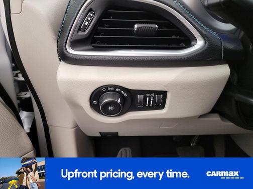 2018 Chrysler Pacifica Hybrid Limited