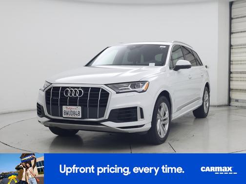 White 2021 Audi Q7 Premium