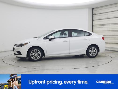 White 2018 Chevrolet Cruze LT