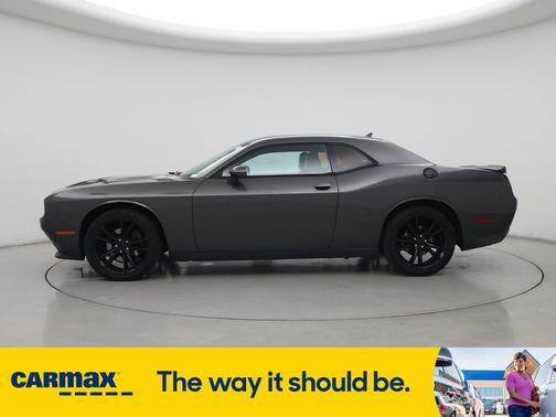 2016 Dodge Challenger SXT Plus