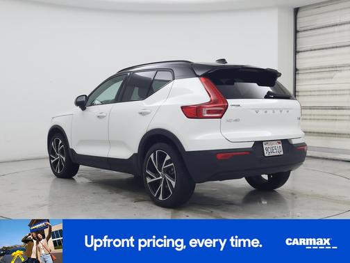 2022 Volvo XC40 T5 R-Design