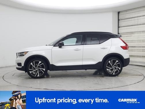 2022 Volvo XC40 T5 R-Design