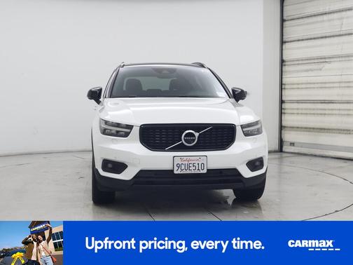 2022 Volvo XC40 T5 R-Design