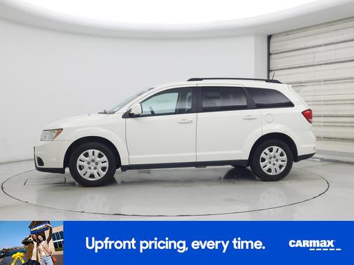 White 2019 Dodge Journey SE