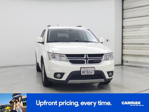 White 2019 Dodge Journey SE