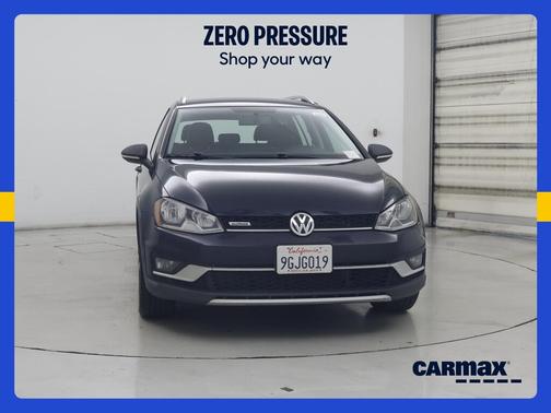 Blue 2017 Volkswagen Golf Alltrack S