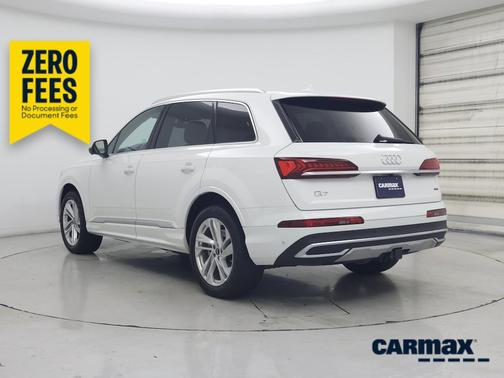 White 2023 Audi Q7 Premium