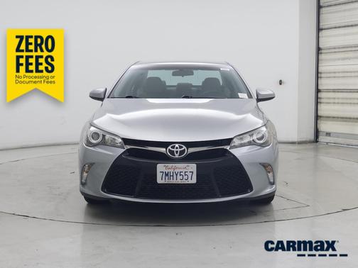Silver 2015 Toyota Camry SE
