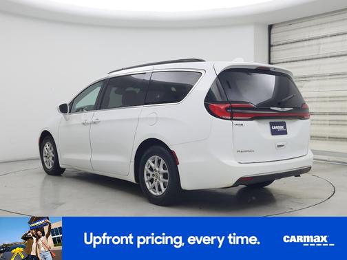 White 2022 Chrysler Pacifica Touring L