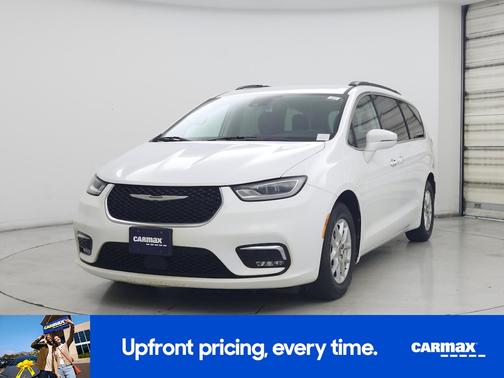 White 2022 Chrysler Pacifica Touring L