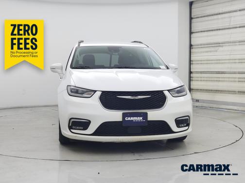 White 2022 Chrysler Pacifica Touring L