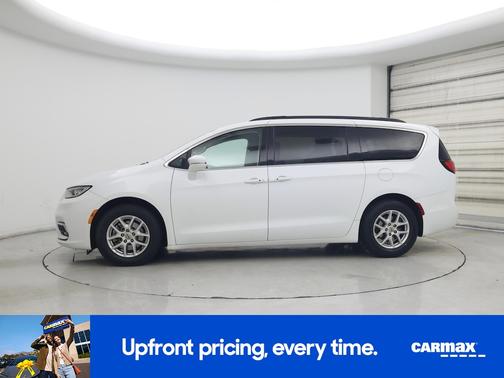 White 2022 Chrysler Pacifica Touring L