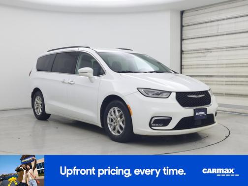 White 2022 Chrysler Pacifica Touring L