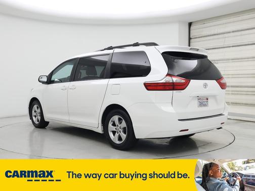 2017 Toyota Sienna LE